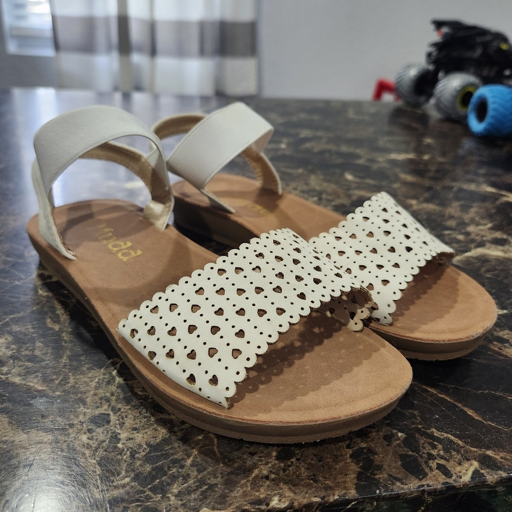 Mudd girl sandals